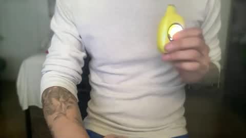 Snapshot of weweeworld chatting on 12.23.25 weweeworld online show from 12.23.25