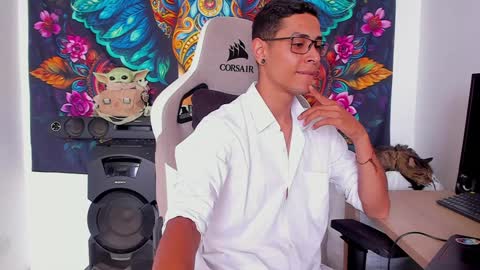 Snapshot of wexx_ chatting on 01.28.25 wex online show from 01.28.25