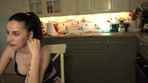 Victoria Maria online show from 12.30.24