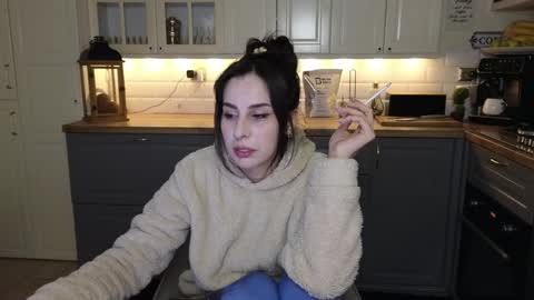 Victoria Maria online show from 01.11.25