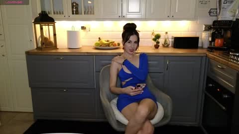 Victoria Maria online show from 01.13.25