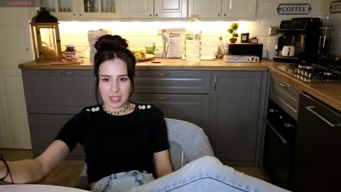 Victoria Maria online show from 01.22.25