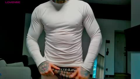 Snapshot of white_king999 chatting on 05.29.26 Max online show from 05.29.26