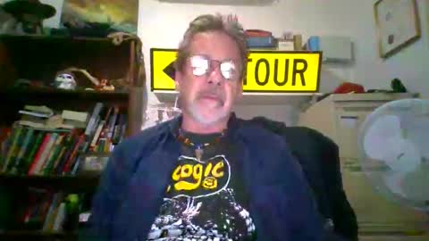 Snapshot of whiteboomer chatting on 04.08.26 whiteboomer online show from 04.08.26