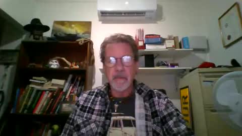 Snapshot of whiteboomer chatting on 04.18.26 whiteboomer online show from 04.18.26