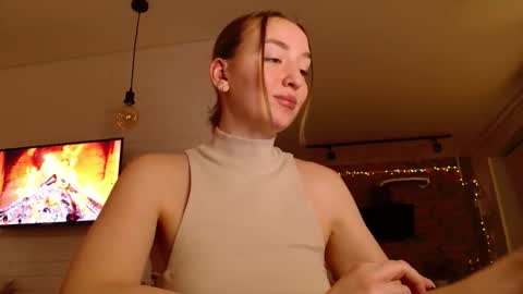 Snapshot of whiteprincessluna chatting on 11.20.25 You wont find me here on Saturdays and Sundays online show from 11.20.25