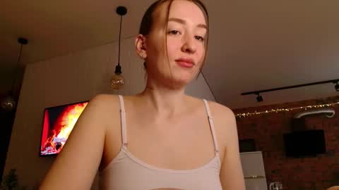 Snapshot of whiteprincessluna chatting on 11.30.25 You wont find me here on Saturdays and Sundays online show from 11.30.25