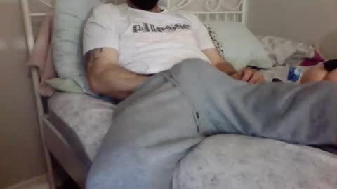 Snapshot of whitestellon chatting on 05.10.26 Whitestallions Room online show from 05.10.26