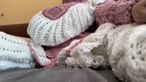 whitesweater online show from 03.09.26