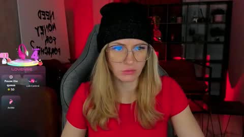 Snapshot of whitneypunnch chatting on 02.02.26 whitneypunnch online show from 02.02.26