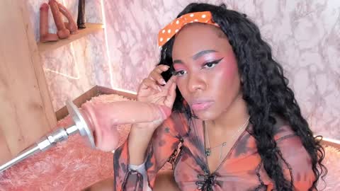 Snapshot of whitneyyfox chatting on 01.14.25 whitneyyfox online show from 01.14.25