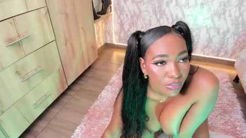 Snapshot of whitneyyfox chatting on 05.24.26 whitneyyfox online show from 05.24.26
