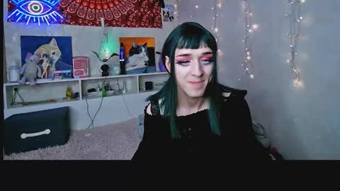 Snapshot of whoalexxa chatting on 11.12.25 Alexa online show from 11.12.25