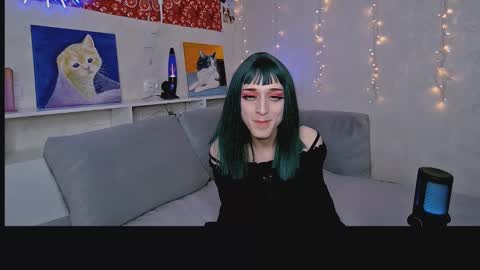 Snapshot of whoalexxa chatting on 11.15.25 Alexa online show from 11.15.25