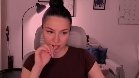 Snapshot of whoislulu chatting on 02.22.26 whoislulu online show from 02.22.26