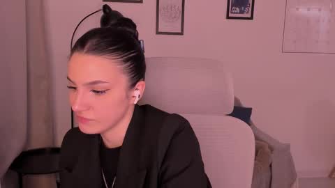 Snapshot of whoislulu chatting on 03.04.26 whoislulu online show from 03.04.26