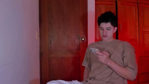 Snapshot of whos_he chatting on 01.06.26 whos_he online show from 01.06.26