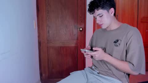 Snapshot of whos_he chatting on 01.09.26 whos_he online show from 01.09.26