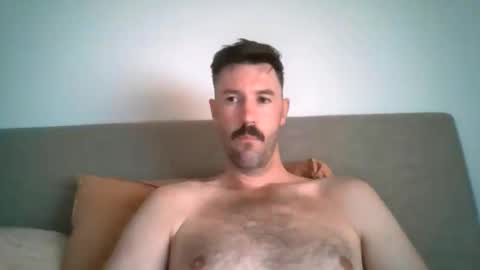 Snapshot of whostheweapon chatting on 02.01.26 whostheweapon online show from 02.01.26