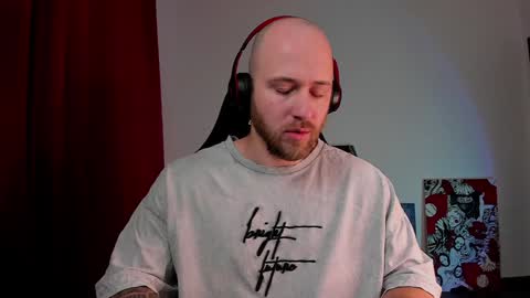 Snapshot of why_you_so_serious chatting on 12.08.24 VI online show from 12.08.24