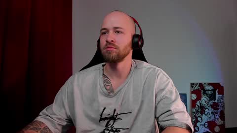 Snapshot of why_you_so_serious chatting on 12.09.24 VI online show from 12.09.24