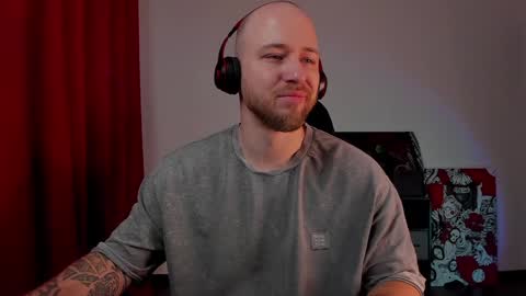 Snapshot of why_you_so_serious chatting on 01.05.25 VI online show from 01.05.25