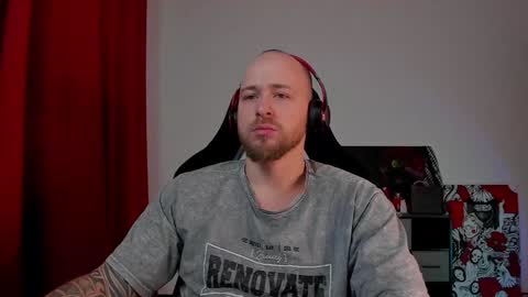 Snapshot of why_you_so_serious chatting on 01.08.25 VI online show from 01.08.25