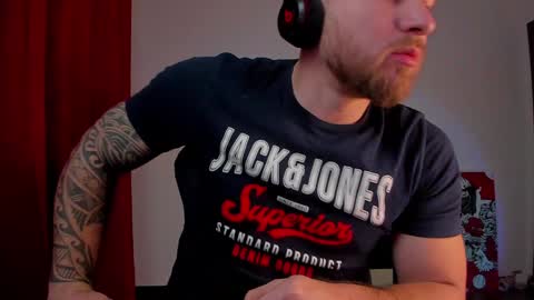 Snapshot of why_you_so_serious chatting on 01.10.25 VI online show from 01.10.25