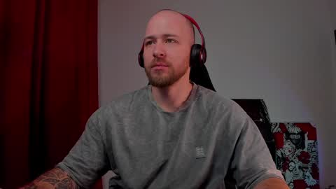 Snapshot of why_you_so_serious chatting on 01.16.25 VI online show from 01.16.25