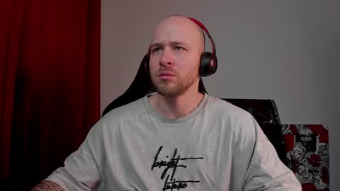 Snapshot of why_you_so_serious chatting on 01.30.25 VI online show from 01.30.25