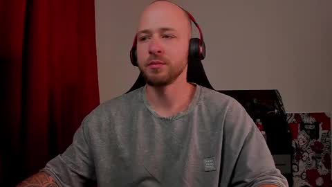 Snapshot of why_you_so_serious chatting on 03.05.25 VI online show from 03.05.25