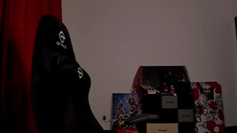 Snapshot of why_you_so_serious chatting on 03.08.25 VI online show from 03.08.25