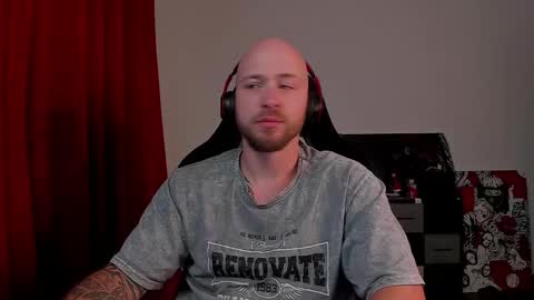 Snapshot of why_you_so_serious chatting on 03.09.25 VI online show from 03.09.25