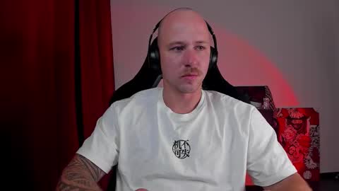 Snapshot of why_you_so_serious chatting on 09.22.25 VI online show from 09.22.25