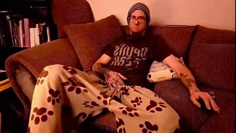 Snapshot of wickedknots chatting on 10.23.25 WickedKnots online show from 10.23.25