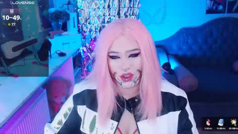 Snapshot of wickedxqueen chatting on 02.02.25 Laura online show from 02.02.25