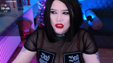 Snapshot of wickedxqueen chatting on 02.11.25 Laura online show from 02.11.25