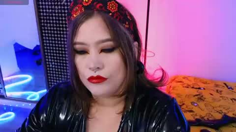 Laura  online show from 07.04.26