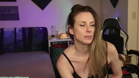 Snapshot of widthofapeach chatting on 01.17.26 Gretchen Jimmy online show from 01.17.26