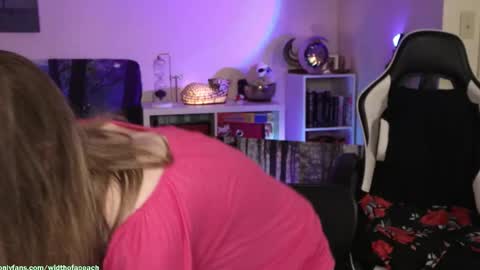 Snapshot of widthofapeach chatting on 02.13.26 Gretchen Jimmy online show from 02.13.26