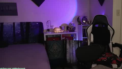 Snapshot of widthofapeach chatting on 02.17.26 Gretchen Jimmy online show from 02.17.26