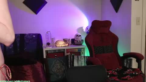 Snapshot of widthofapeach chatting on 06.14.26 Gretchen Jimmy online show from 06.14.26