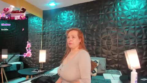 Snapshot of wife_mature chatting on 12.29.24 sussy online show from 12.29.24