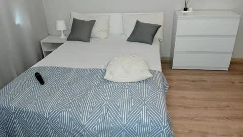 Snapshot of wifealone_x chatting on 03.31.26 Eva online show from 03.31.26