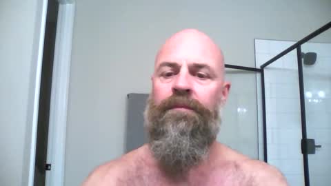 Snapshot of wil1565 chatting on 12.18.25 wil1565 online show from 12.18.25