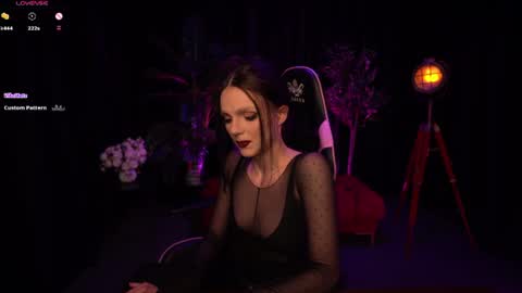 Snapshot of wild_alice_me chatting on 06.10.26 Alice online show from 06.10.26