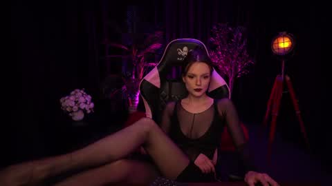Snapshot of wild_alice_me chatting on 06.24.26 Alice online show from 06.24.26