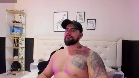 Devon and Chloe online show from 03.08.25