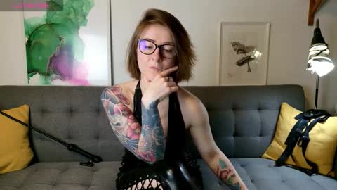 Snapshot of wild_peony chatting on 11.07.25 wild_peony online show from 11.07.25