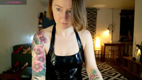 Snapshot of wild_peony chatting on 11.16.25 wild_peony online show from 11.16.25